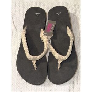 Bobbie Brooks Women's Size L 10/12 Black Thick Heeled Flip Flops Sandals NWT